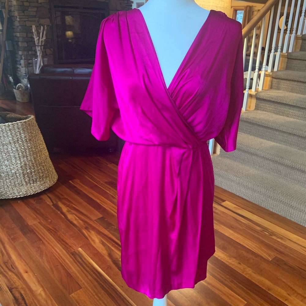DIANE VON FURSTENBERG Hot Pink Silk Dress
